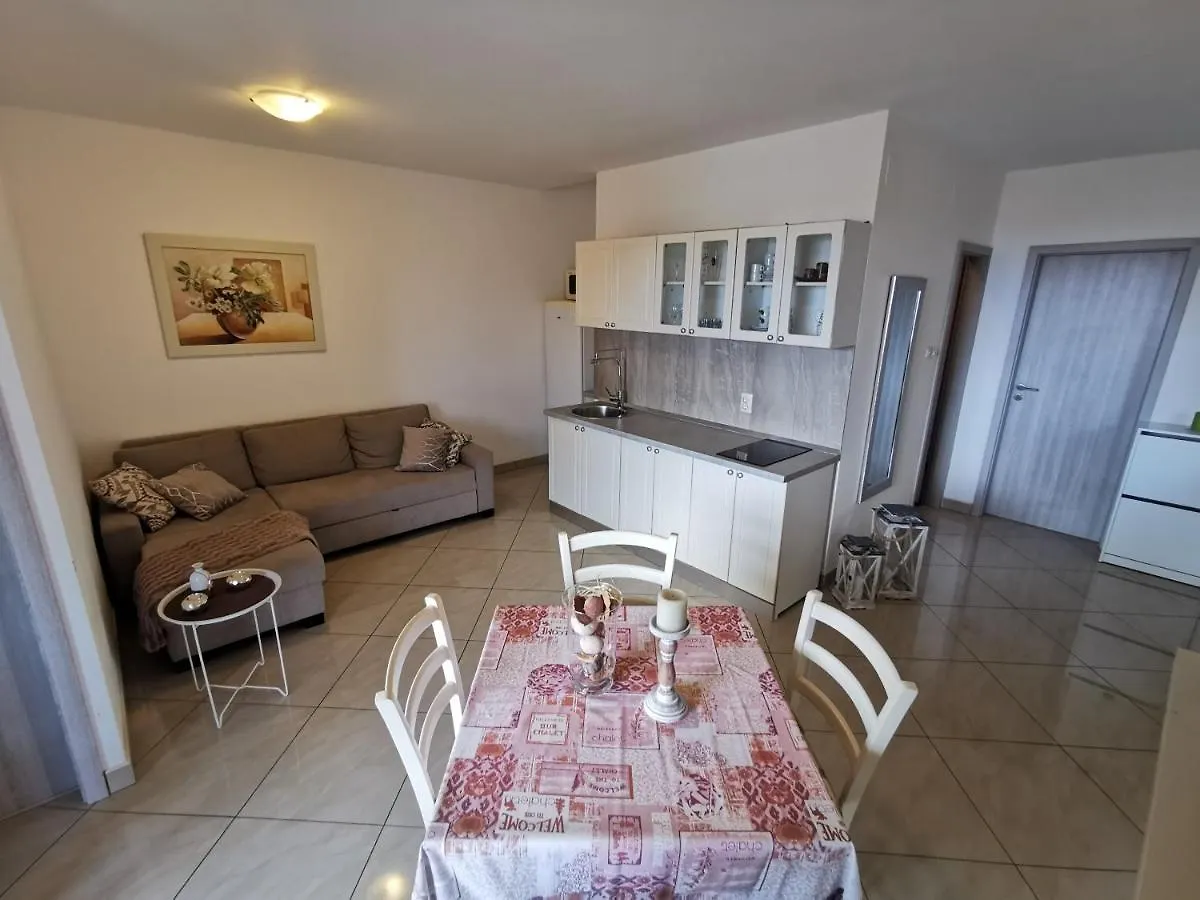 Apartments Lea 2 Malinska